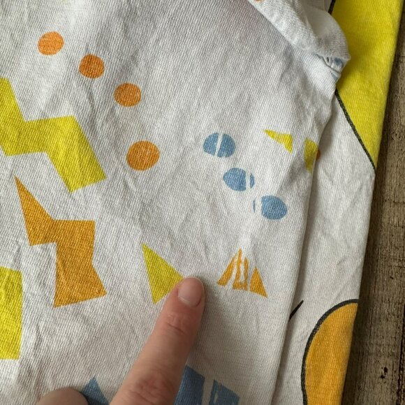 Vintage 1994 Looney Tunes Tweety Graphic T-Shirt All-Over Print Short Sleeve - Picture 2 of 12